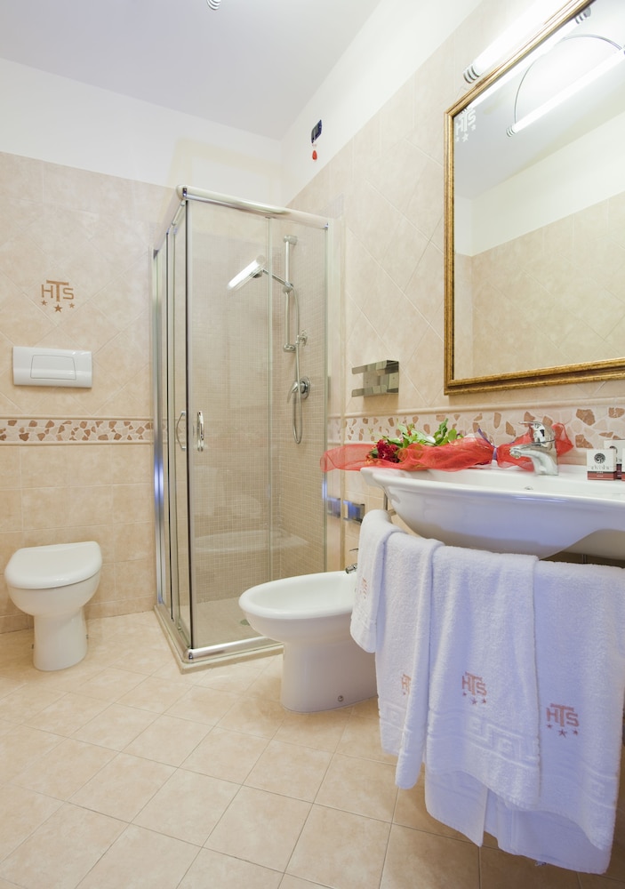 Hotel Tito Serranò