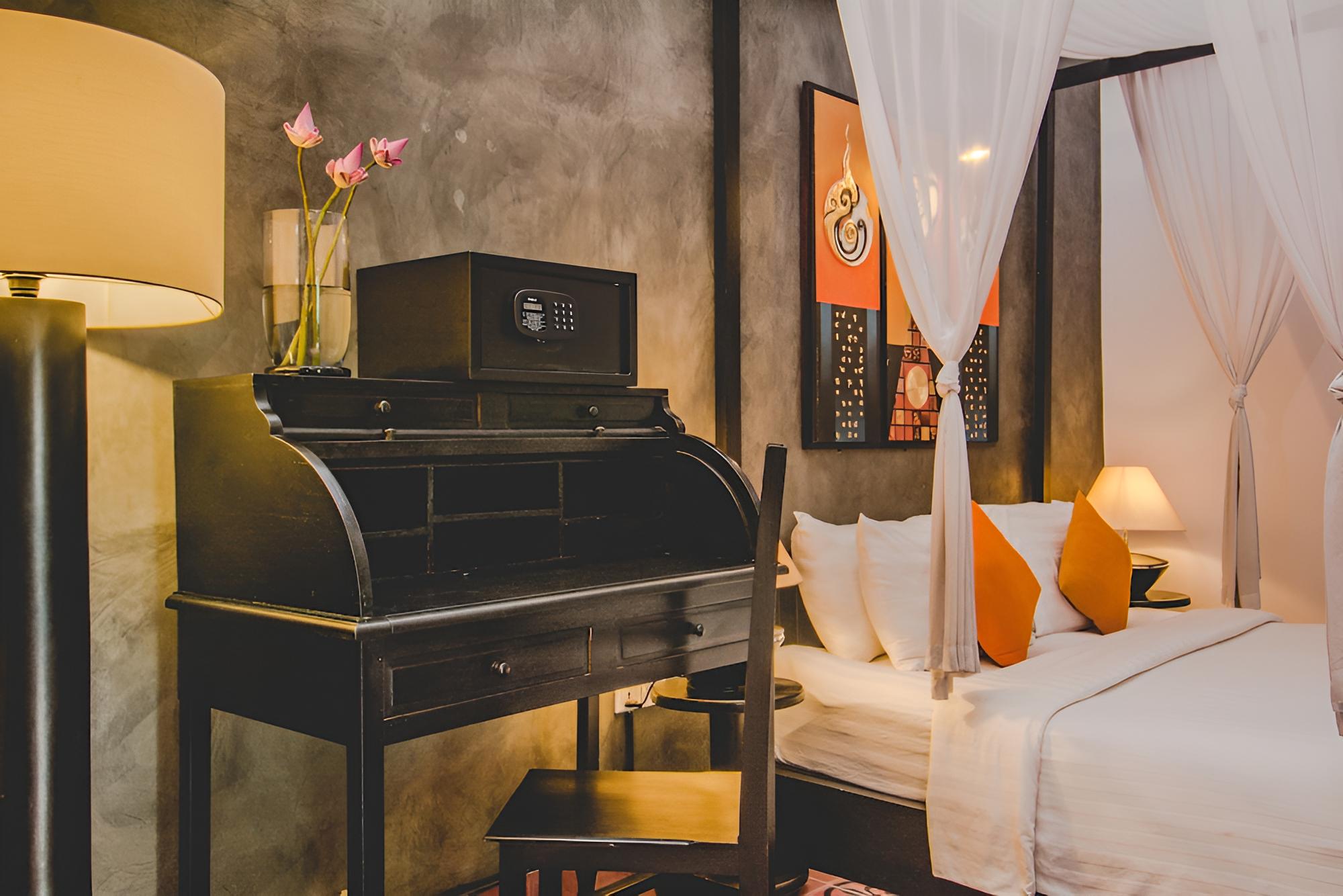 Mulberry Hotel