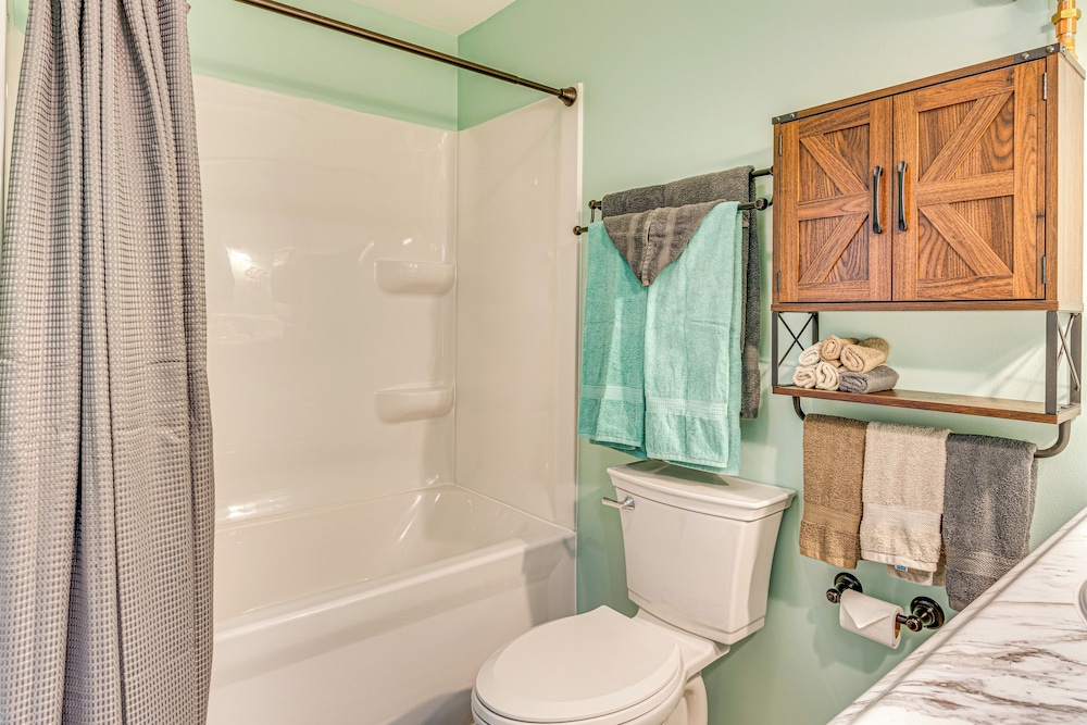 17 Mi to Brookville Lake: Home w/ In-unit Laundry