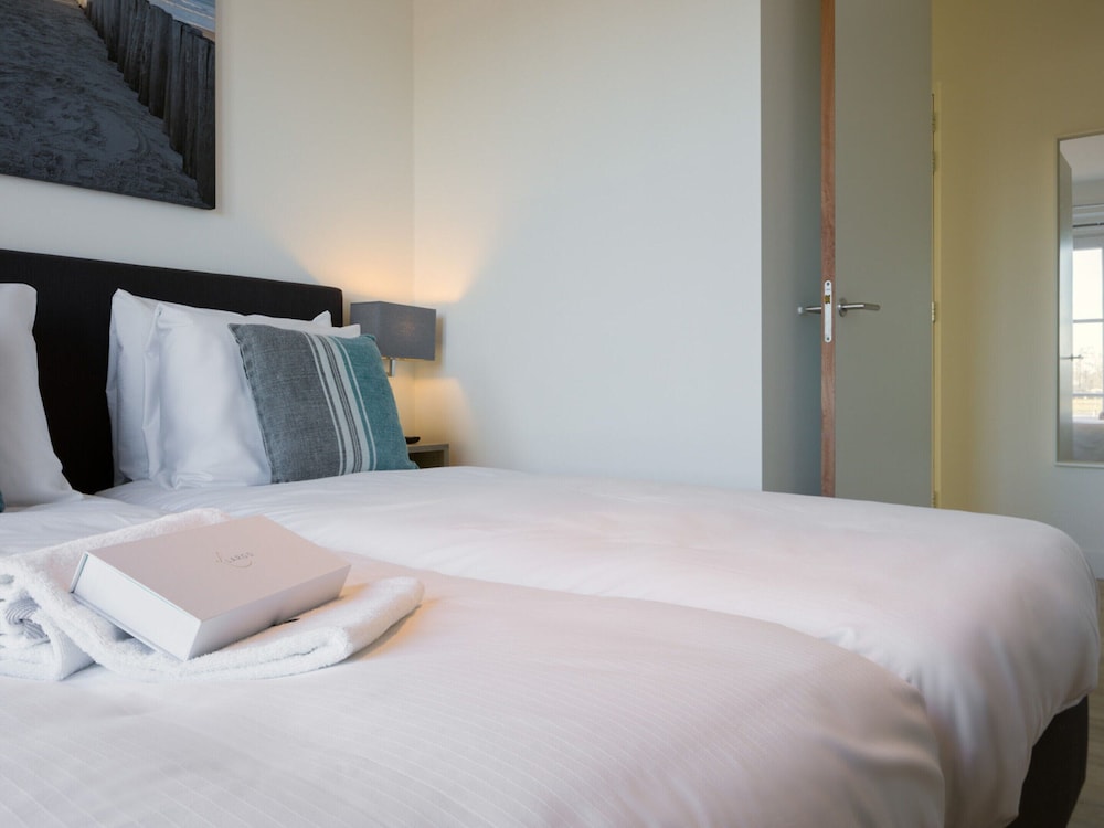 Modern Apartment 2 Bath Rooms, Close to Lake Veere view 2