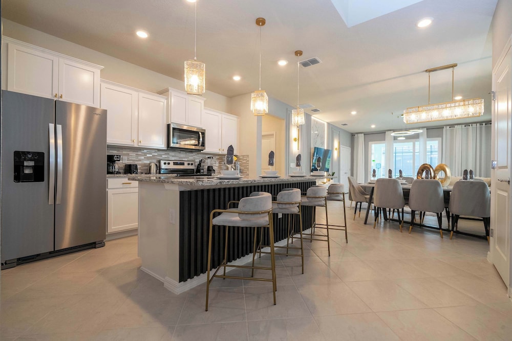 Stunning 7Bd Jacuzzi Pool & Close To Disney @ Windsor Cay 16217