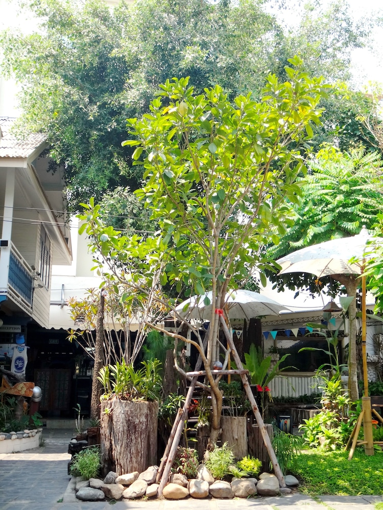 Stay With Me Guesthouse