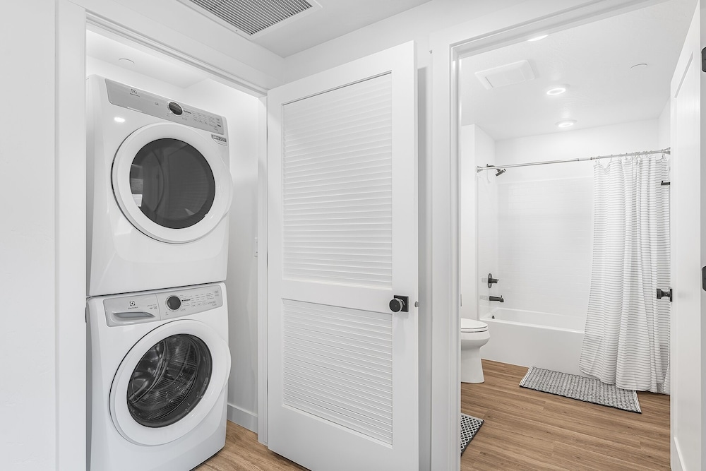 Starlight Crossing 4 Bedroom Condo