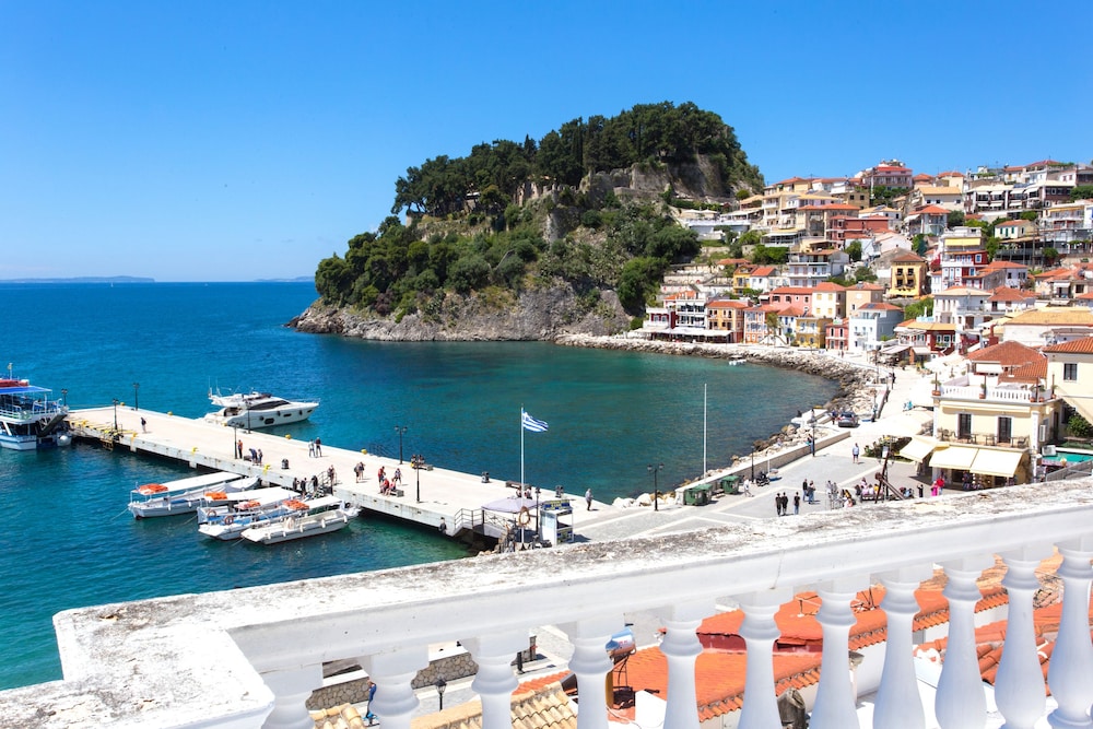 Olympic Apartment photo 3