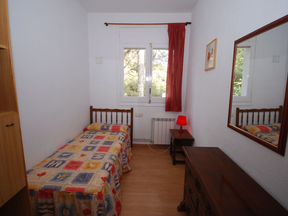 Peaceful Villa in Canyelles With Swimming Pool photo 3