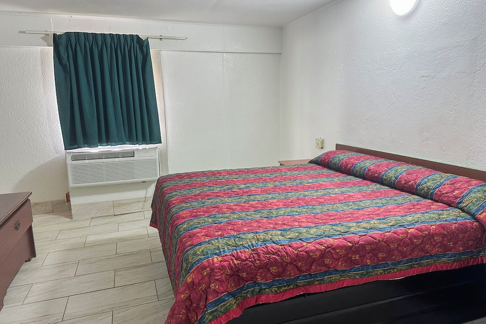 Shamrock Kings Inn By Oyo Marked Tree I-555
