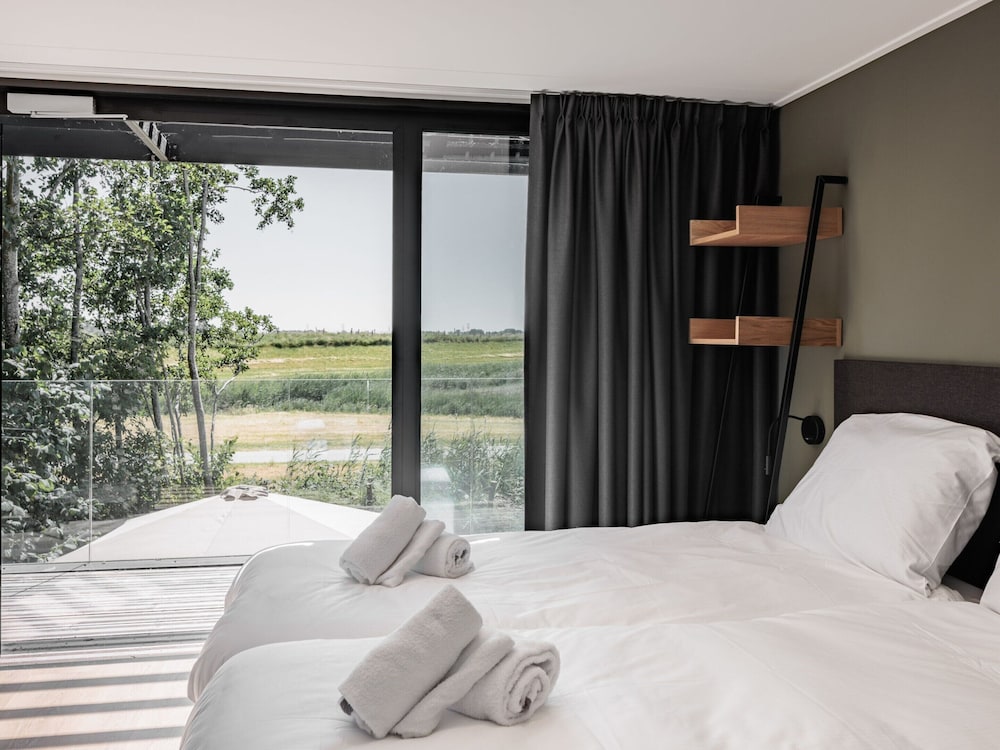 Luxurious Lodge in a Holiday Park view 3