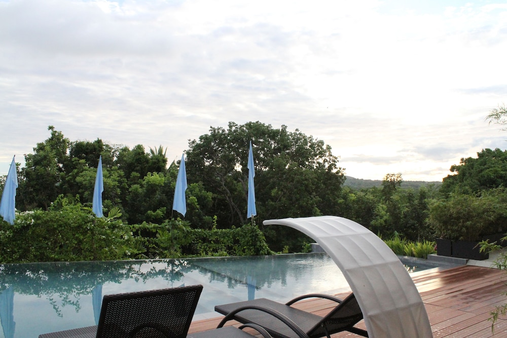 Ocean Suites Boutique Hotel