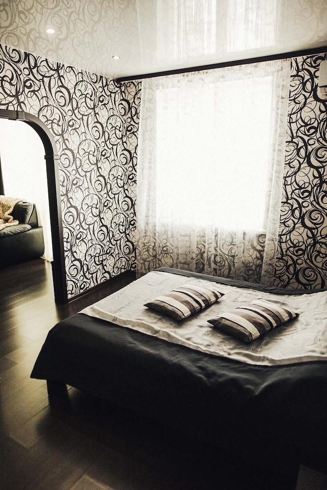 Apartment on Kuznetskstroevskiy 9 view 5