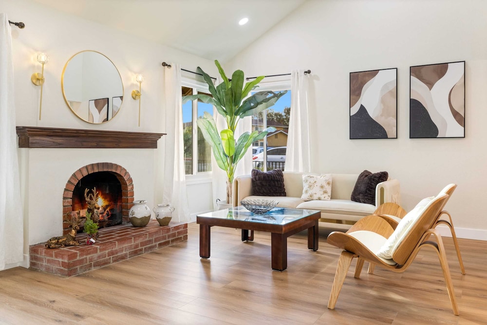 @ Marbella Lane - Cozy Gem Near Nature Trails