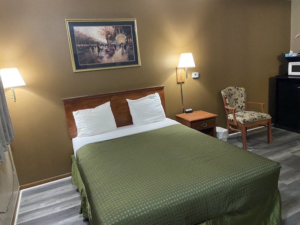 Colonial Inn Dyersville