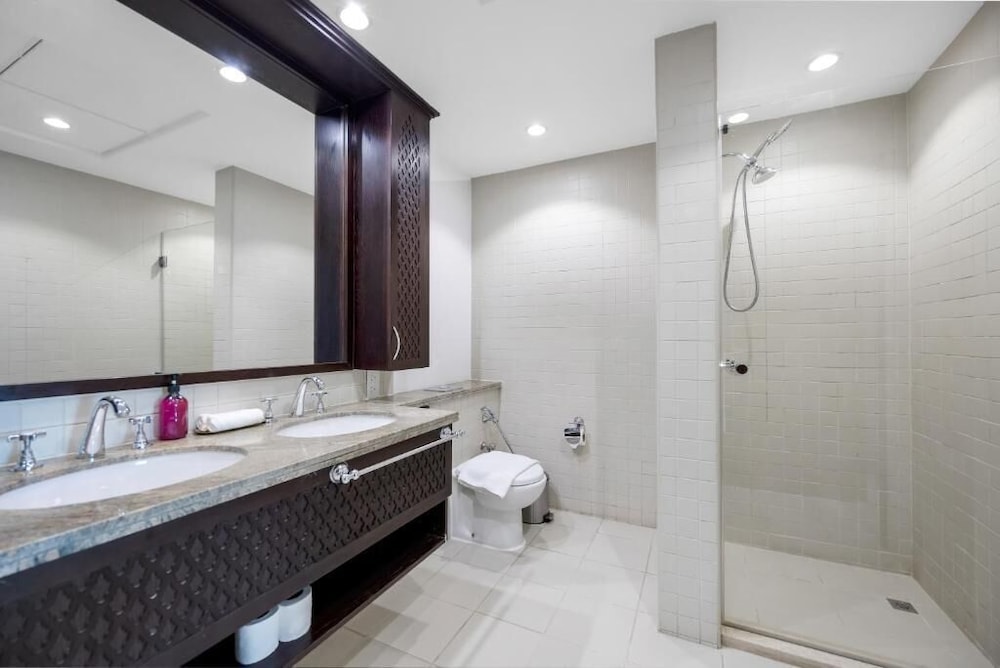 Durrani Homes - Modern Living 3br with Burj Khalifa and Fountain View - third room without partition