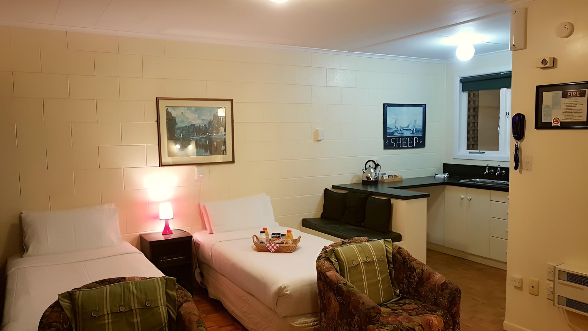 Rainbow Point Motel