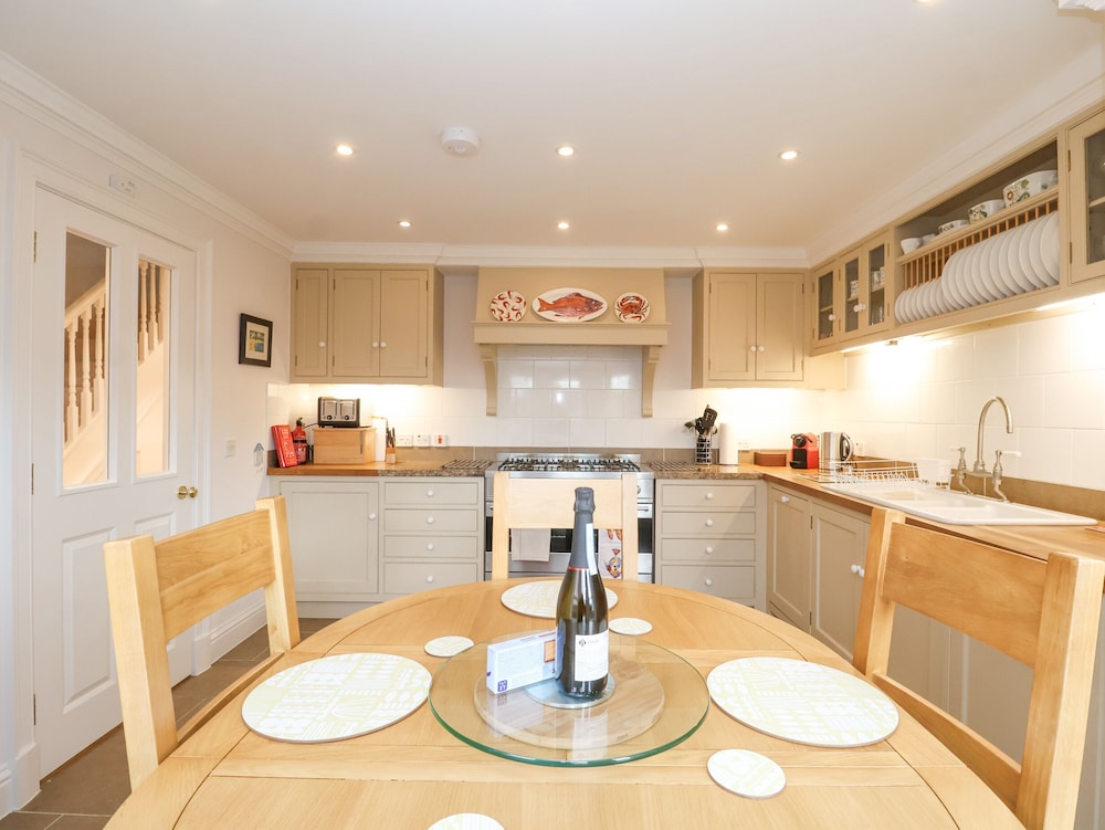 9 Church Farm Rise