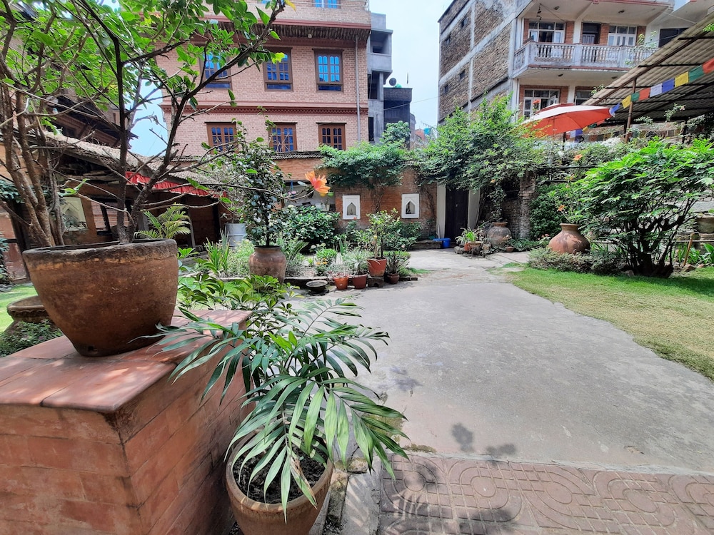 Pradhan House Homestay with Garden