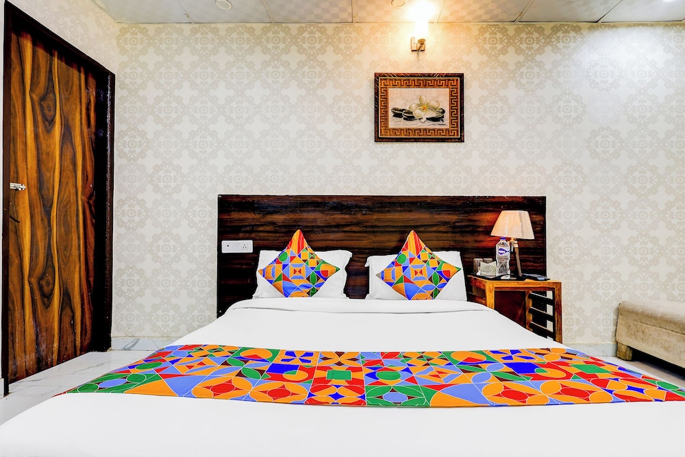 Fabhotel The Galaxy