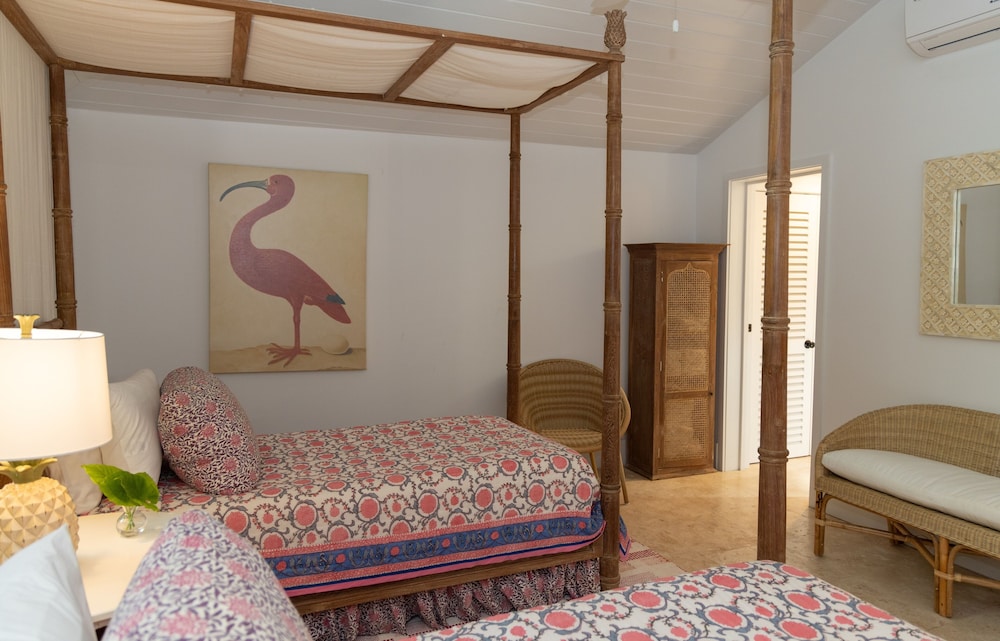 Beehive Harbour Island. Luxury Dream World On The Bay. Private D 5 Bedroom Home