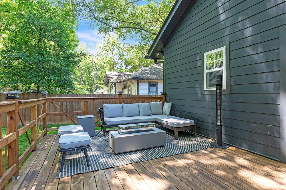 Stylish Bungalow Near Beltline & Breweries 4 Bedroom Bungalow