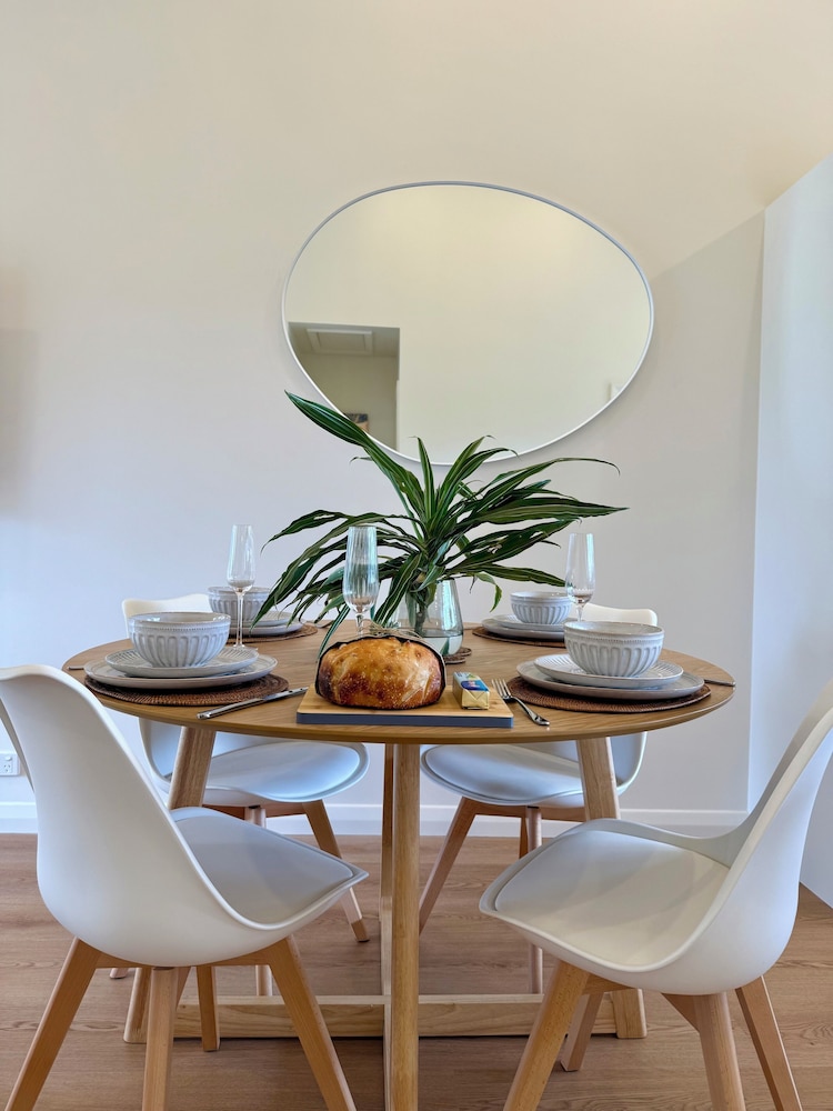 Fletcher Christian Apartments - Manava Suites