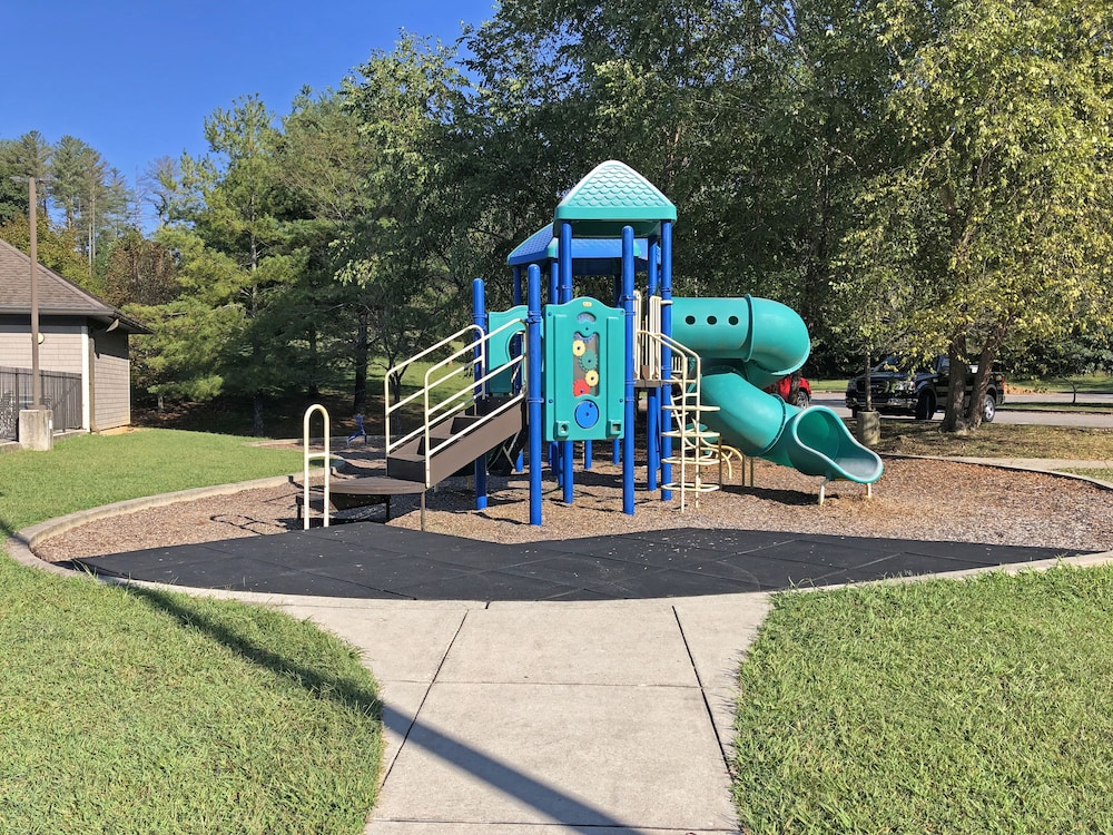 Dale Hollow Lake State Resort Park