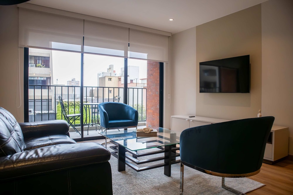 Charming 3BR w Amazing Pool in Miraflores