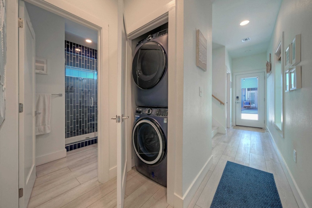 Sleeps 22 2 Homes w/ Private Pool + Patio Walkable Location, Golf Cart Zone