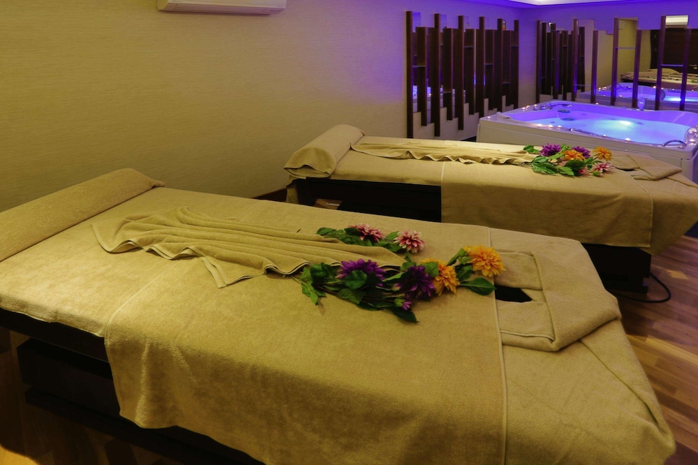 Grand Harilton Hotel - Image 29