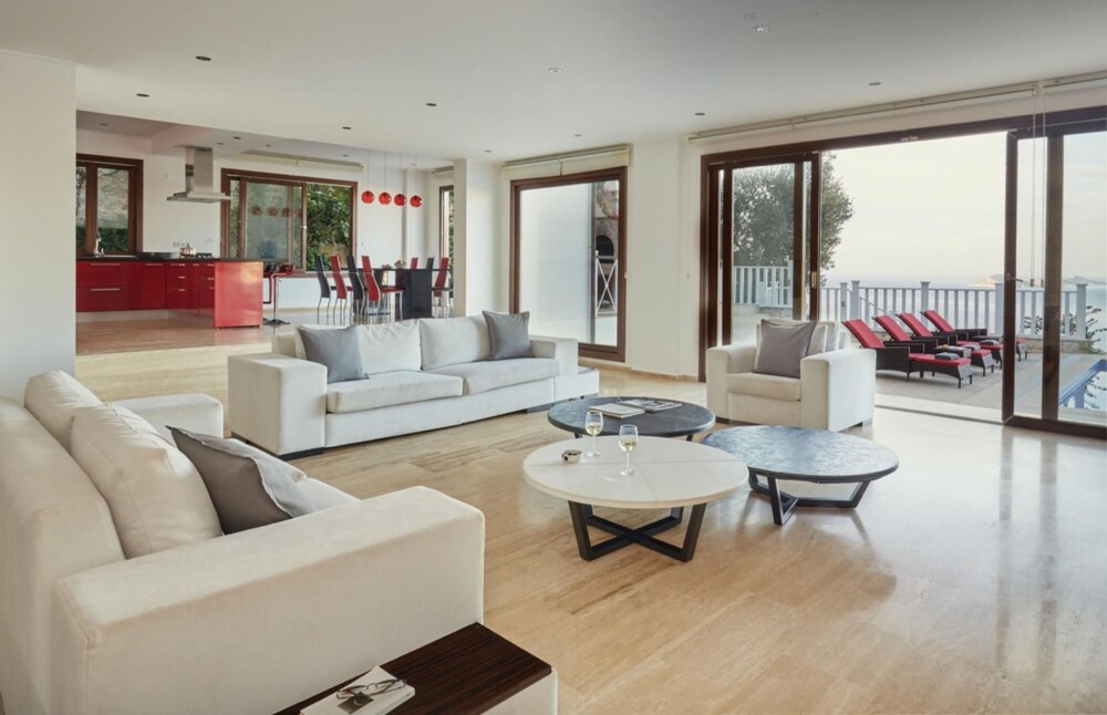 Villa Mars - Exceptional 4 bed Villa With 2 Pools view 3