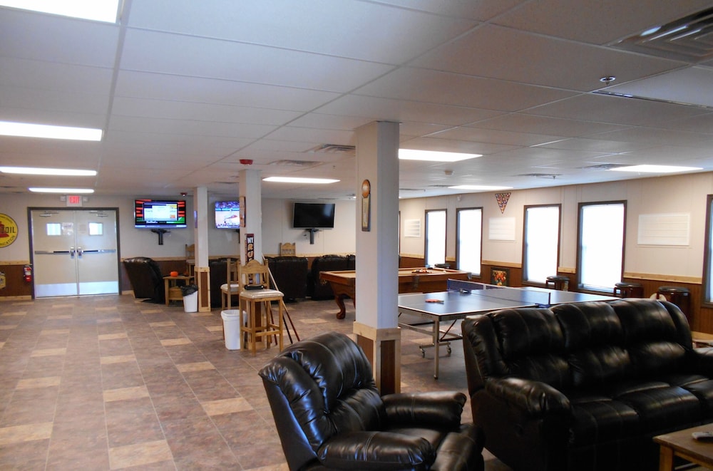 Carlsbad Vacations - Target Hospitality - Carlsbad Lodge - Property Image 5