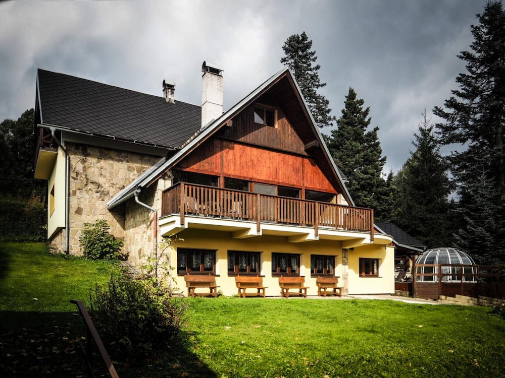Villa in Stare Hamry Near Ski Park Grun