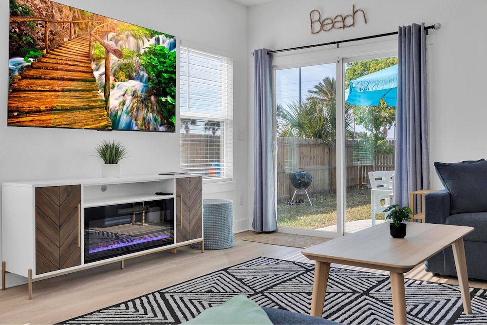 Luxury Beach Home Sauna Cold Plunge E-bikes