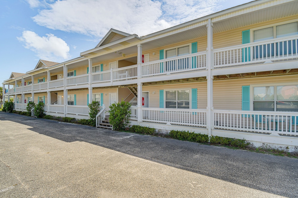 Gulf Shores Gem: Walk to Beach, 8 Mi to The Wharf! view 4
