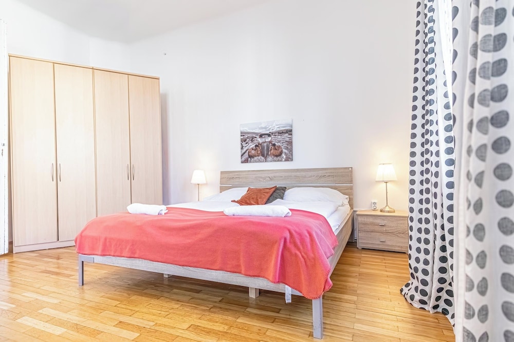 Affordable 2BR Apt Long Stay Stadthalle