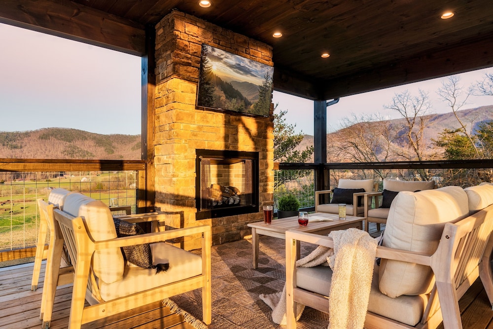 The Luxe 4 Bedroom Cabin