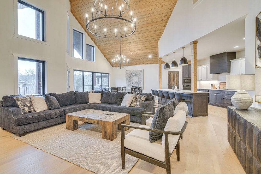 Fireplace + Lake Access: Waterfront Branson Escape