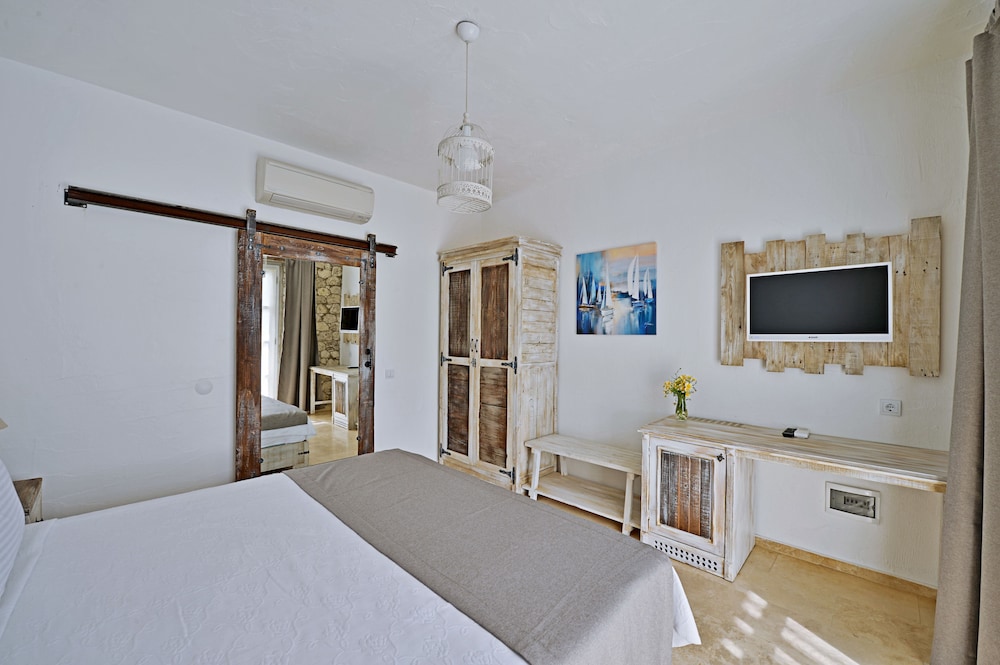 Bay C Otel - Image 54