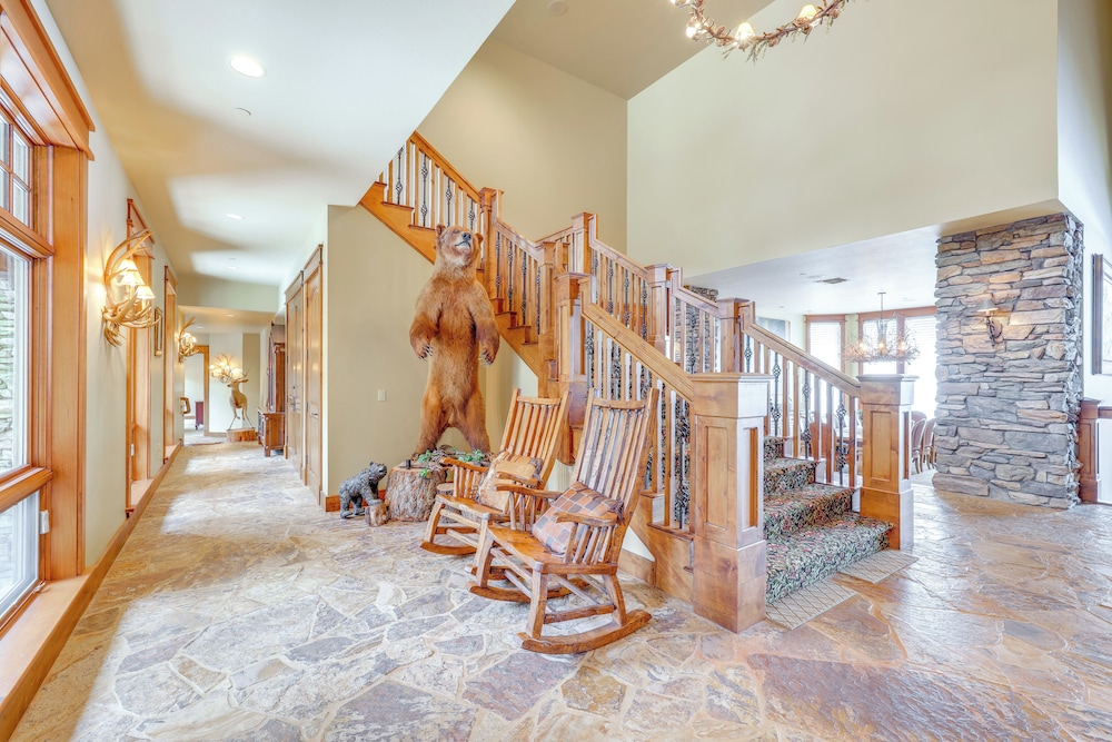 Hot Tub + Views: Luxe Mountain Escape in Yucaipa
