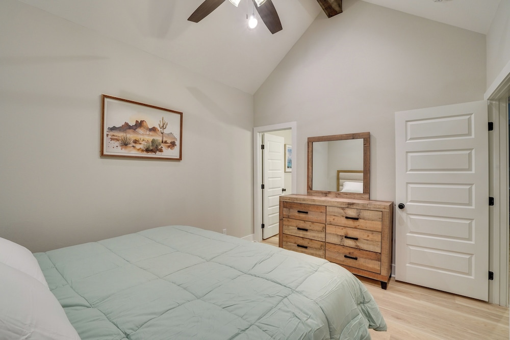 7 Mi to Afb: Central & Modern San Angelo Home