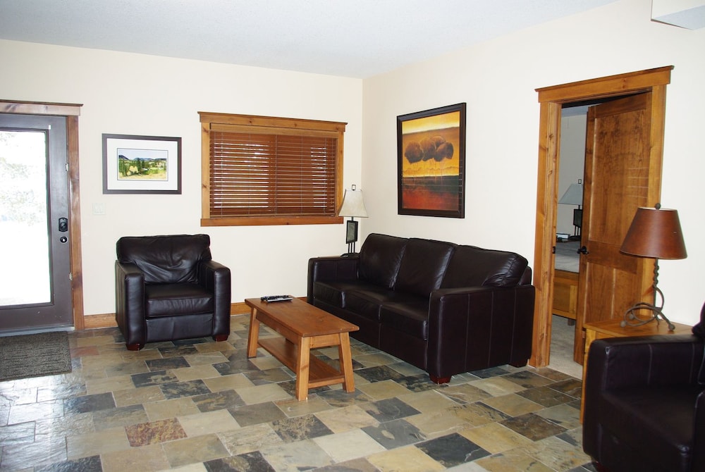 Kimberley Vacations - Timber Stone Lodge by RMA - Property Image 2