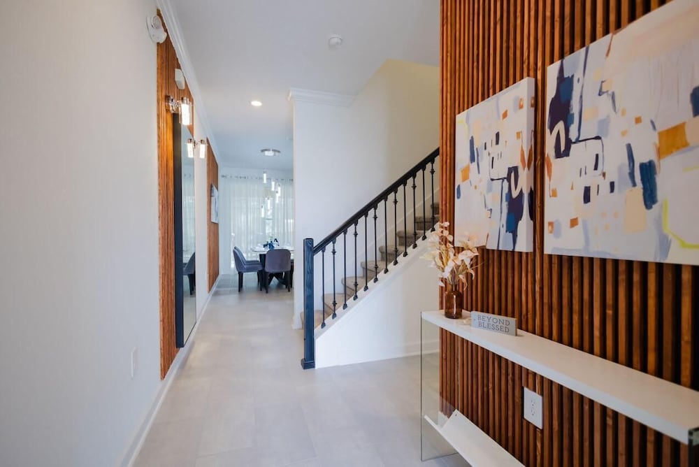 2489 RT - Ultimate Townhome Oasis With Pool
