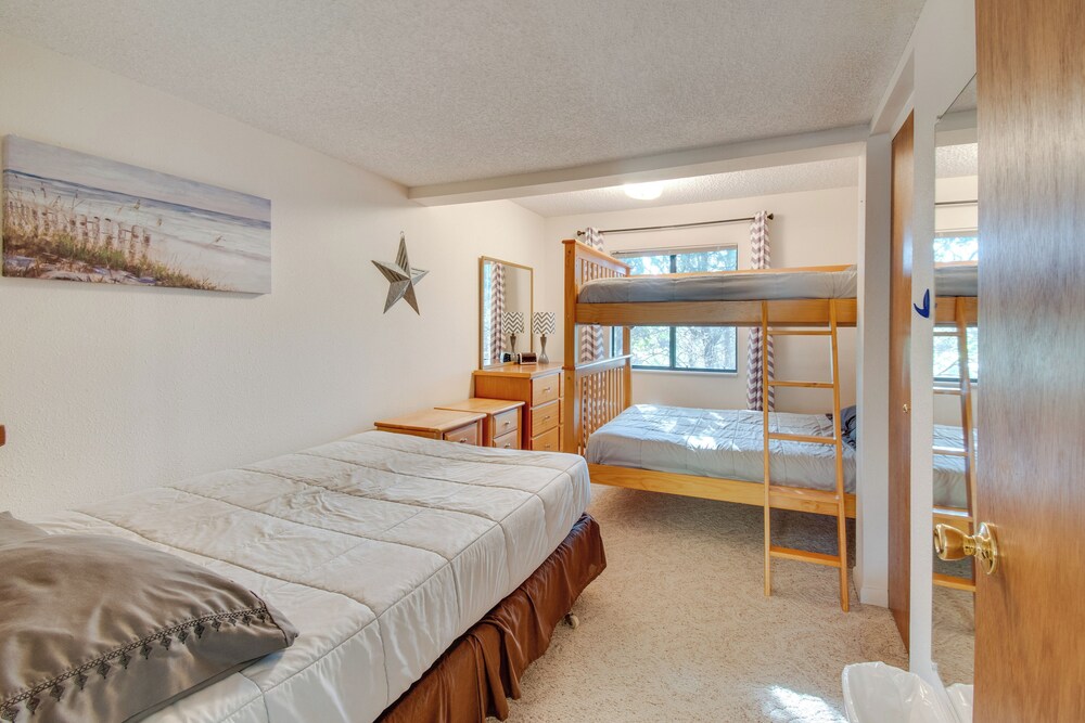 Ogallala Vacations - 2-level Home w/ Deck: 1/2 Mi to Lake Mcconaughy! - Property Image 5