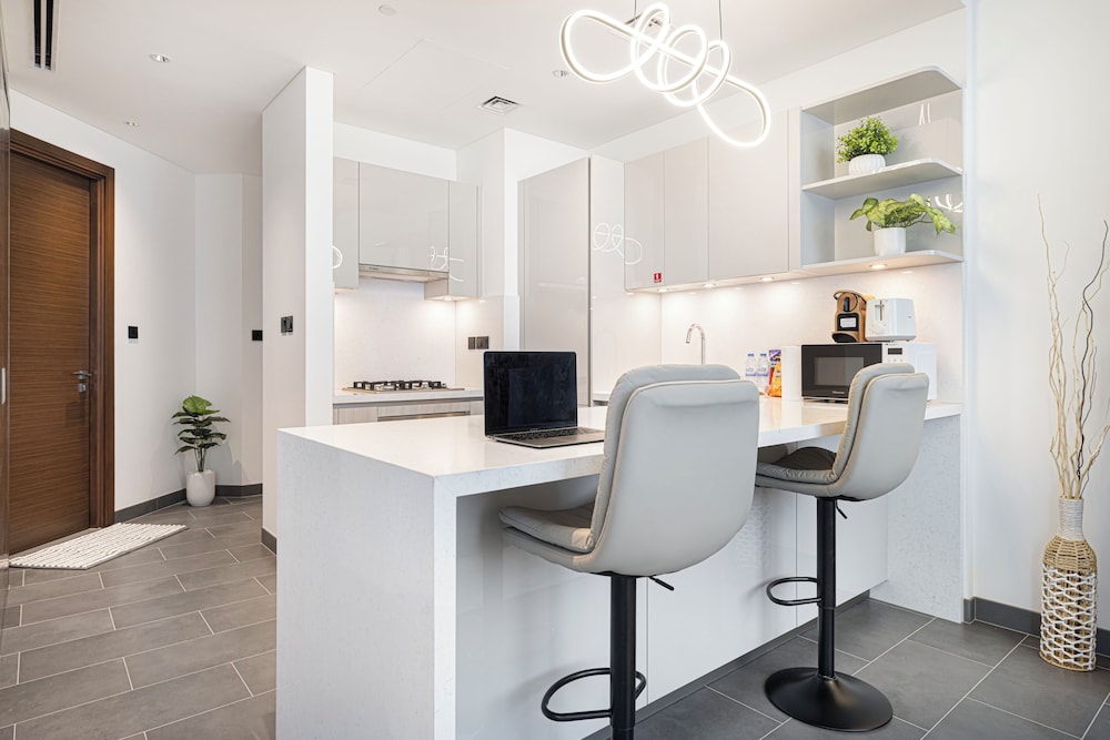 Sobha Suites by Hostiva - Burj View
