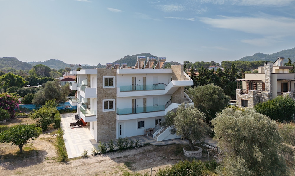 Sweet Home Apartments photo 5