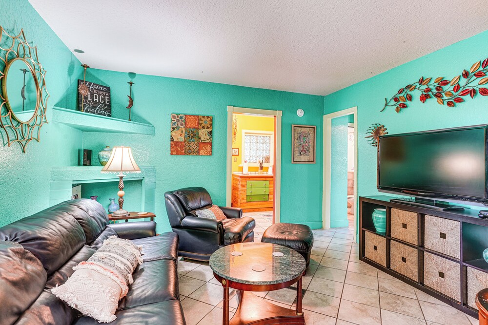 Near Tampa Attractions: Boho Bungalow on 20 Acres!