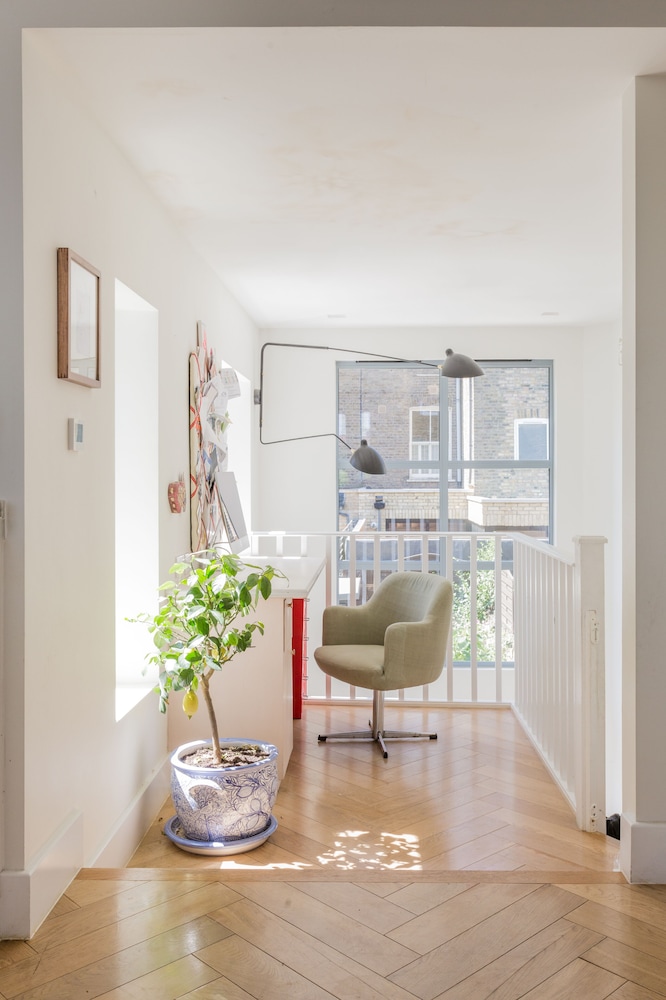 Oakington Road by Onefinestay