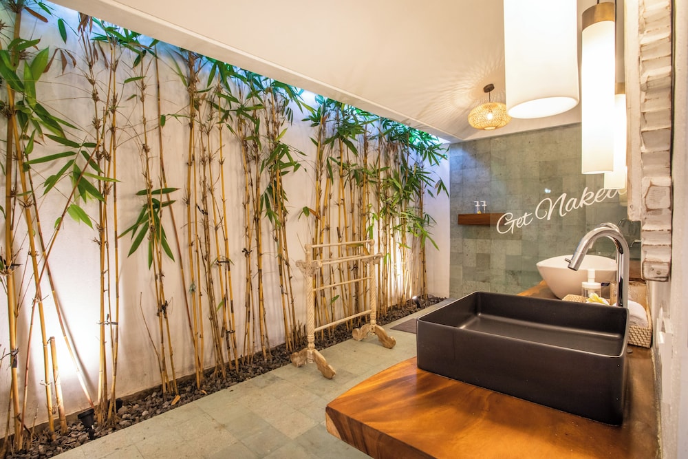 PinkPrivate Sanur - for Cool Adults Only