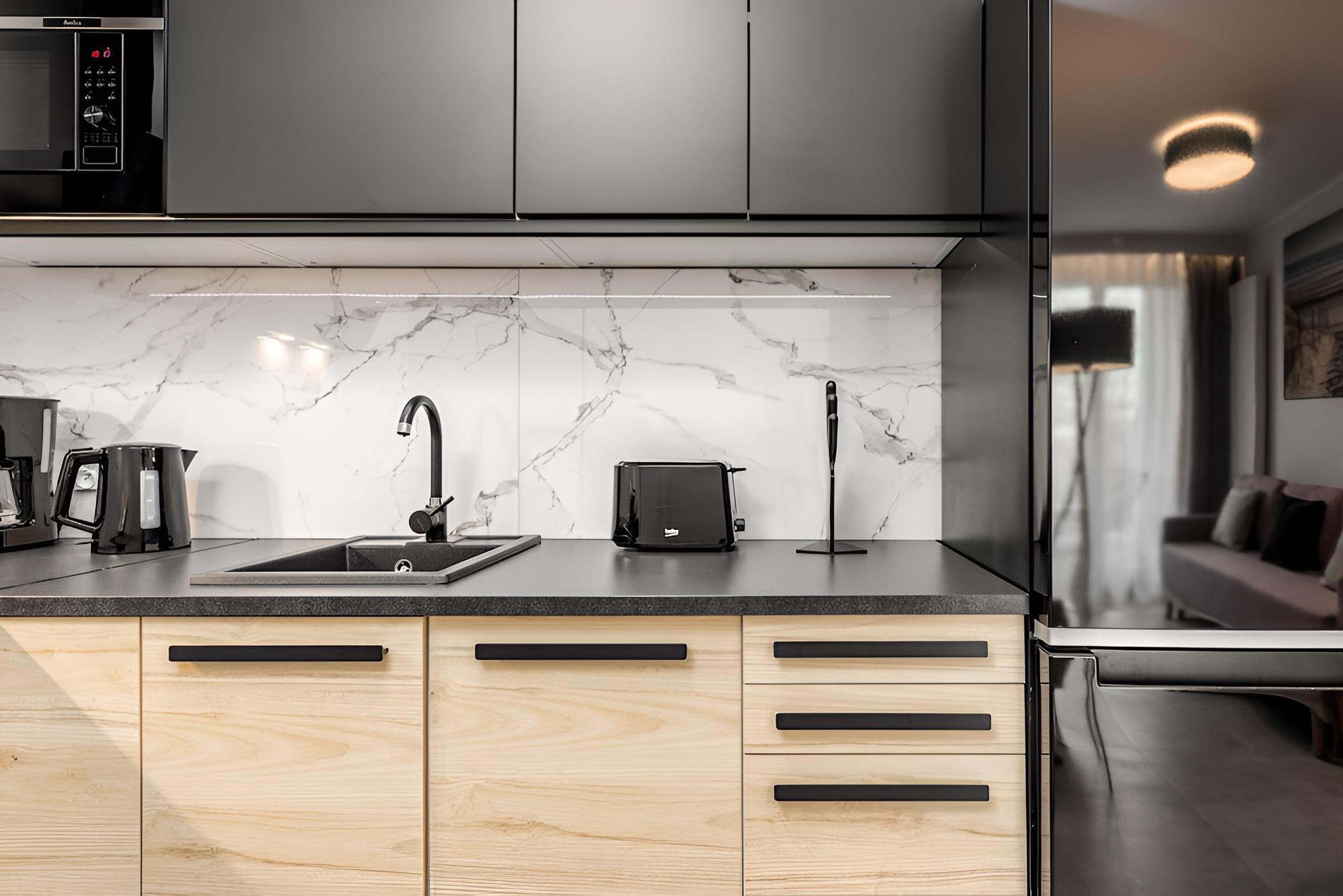 Pearl Marina Studio by Renters view 3