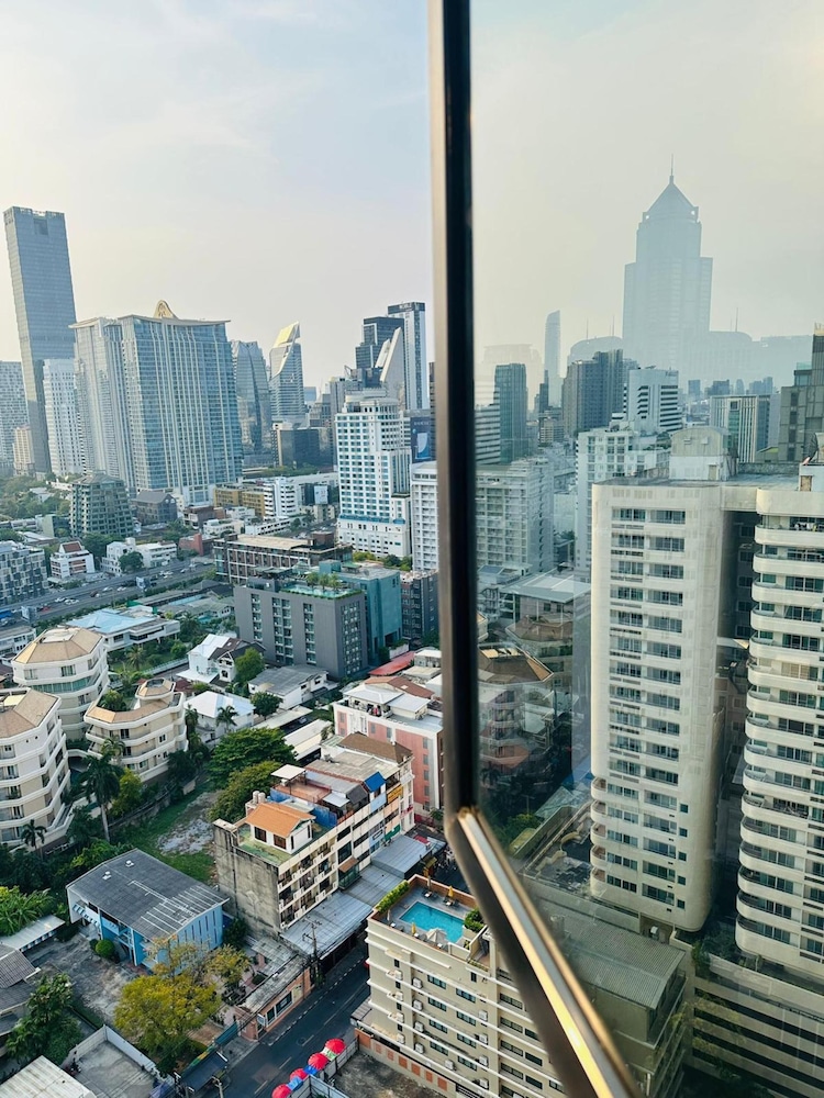 Omni Tower Sukhumvit Nana - Direct