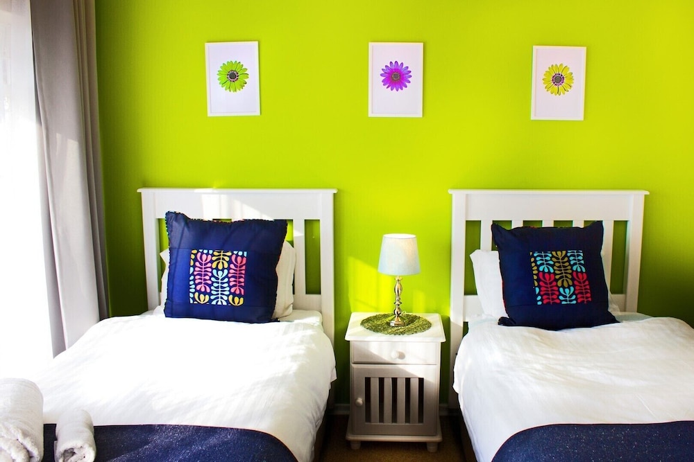 Madison House & Cottages