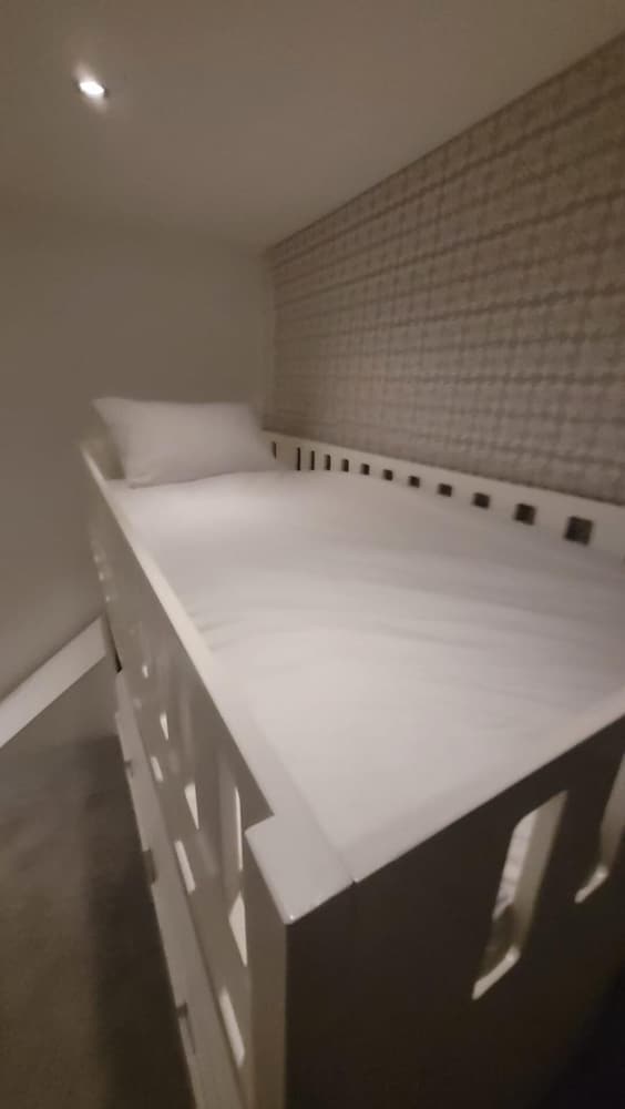 3 Bedroom, Sleeps 6, Free Parking